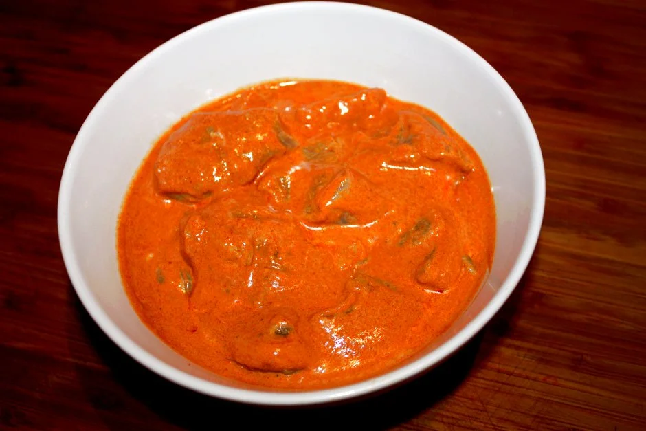 Hühnerfleisch in Stücke geschnitten für die Chicken Tikka Marinade