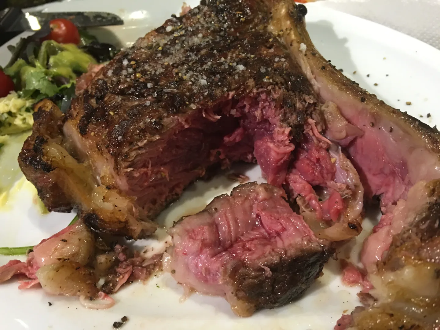 Bone-in-Steak als zweiter Kategorieanker