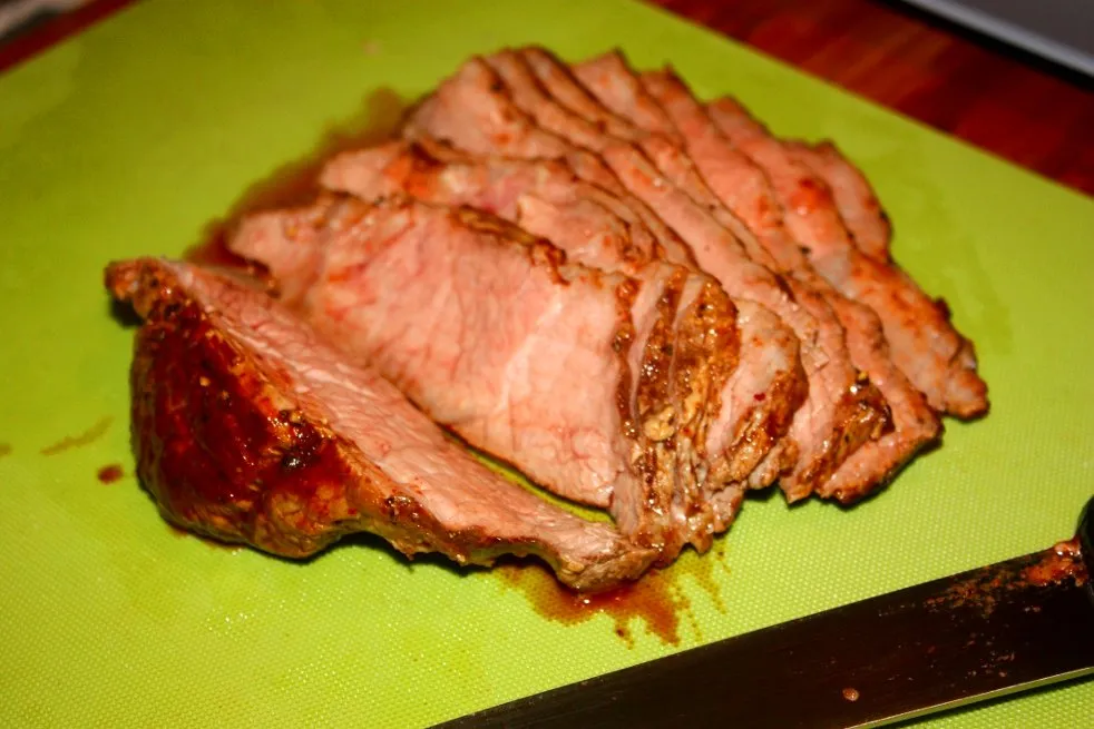 Roastbeef aufgeschnitten in dünne Scheiben
