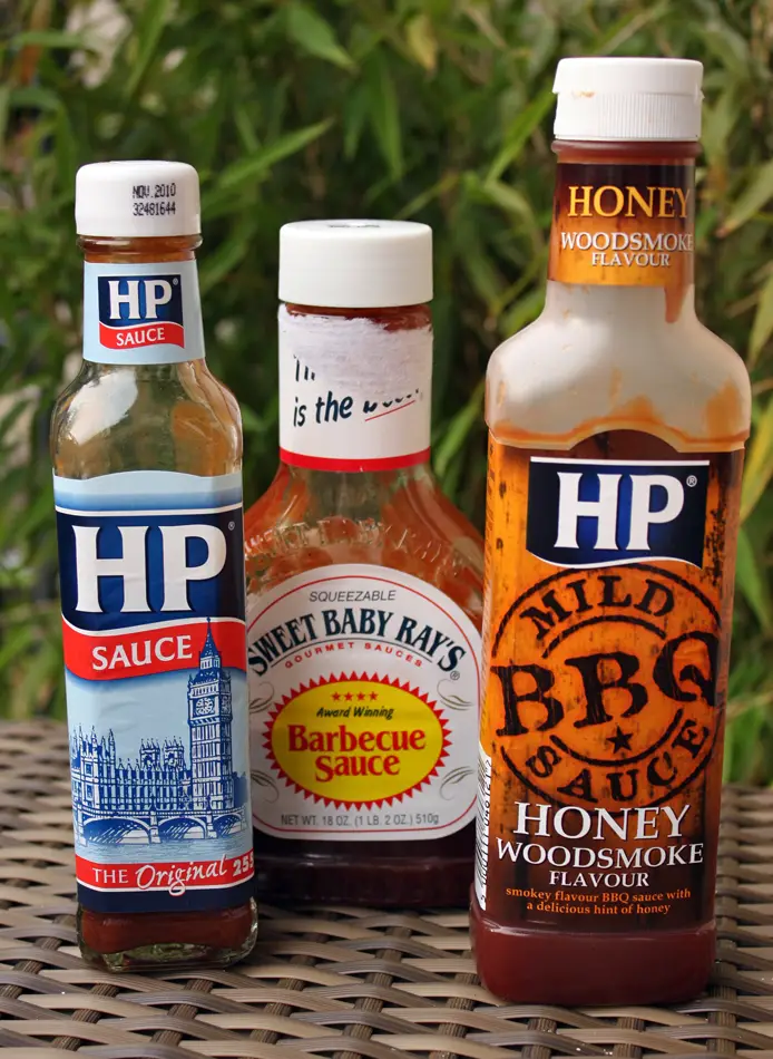 Steak-Saucen Sweet Baby Ray's, HP the Original und HP Honey Woodsmoke nebeneinander