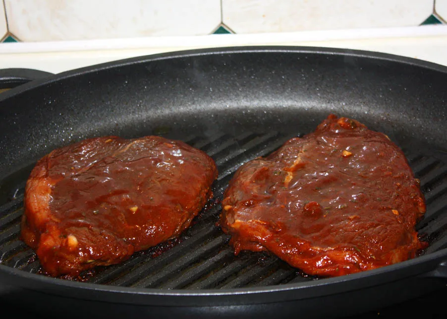 Originalfoto von Norman: Beefsteak in der Pfanne