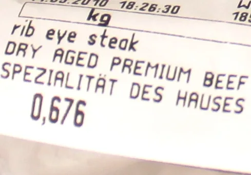 Originalfoto von Norman: Dry-aged Fleisch im Kühlraum